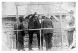 Execution of Molly Maguire 1877 (French soure: I have been unable to find the name of the victim or the exact date of his execution