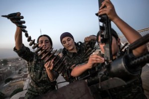 Kurdish Women Heavy Machine gun v ISIS N_Iraq