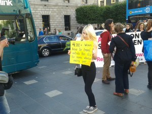 4,000+ Women Travel placard