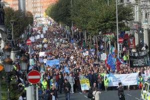 Marchers heading southward after leaving the Garden of Remembrance/ Parnell Square area (RTÉ tried to play down the figures to 30,000