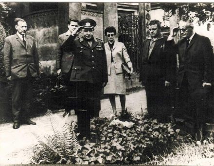 1966 Arno Herring GDR uniform veteran XI (Deutch) Brigade salutes Frank Ryan remains & 3 Irish veterans XV (English-speaking) International Brigade Donal O'Reilly Micheal O'RiordanFrank Edwards