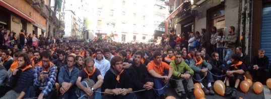 Human wall Navarra Oct 2013