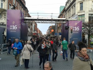The gallows being erected at the O'Connell Street approach to North Earl Street (Photo D.Breatnach)