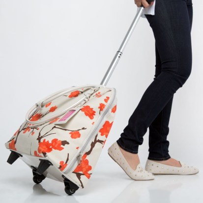 travelling-bag-womans-legs