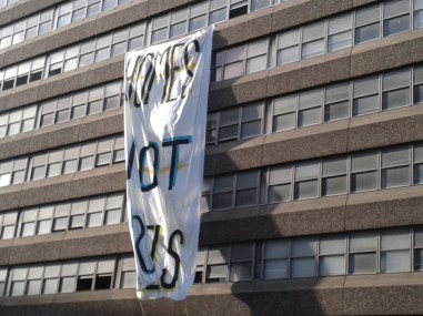  Closer view of banner on Tara Street side of occupied Apollo House (Photo: D.Breatnach)