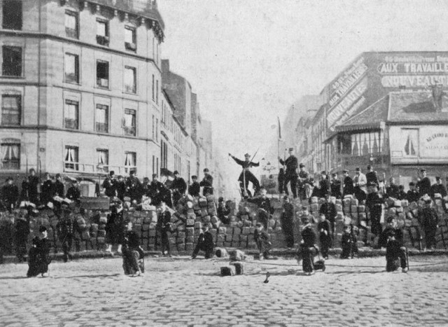 Communards Paris Barricade 1871